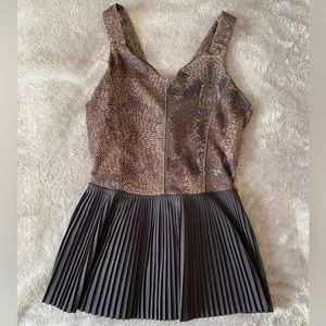 Lululemon RARE size 4 peplum pleated shirt